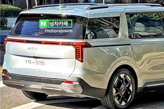 India-bound Kia Carnival facelift revealed in spy shots